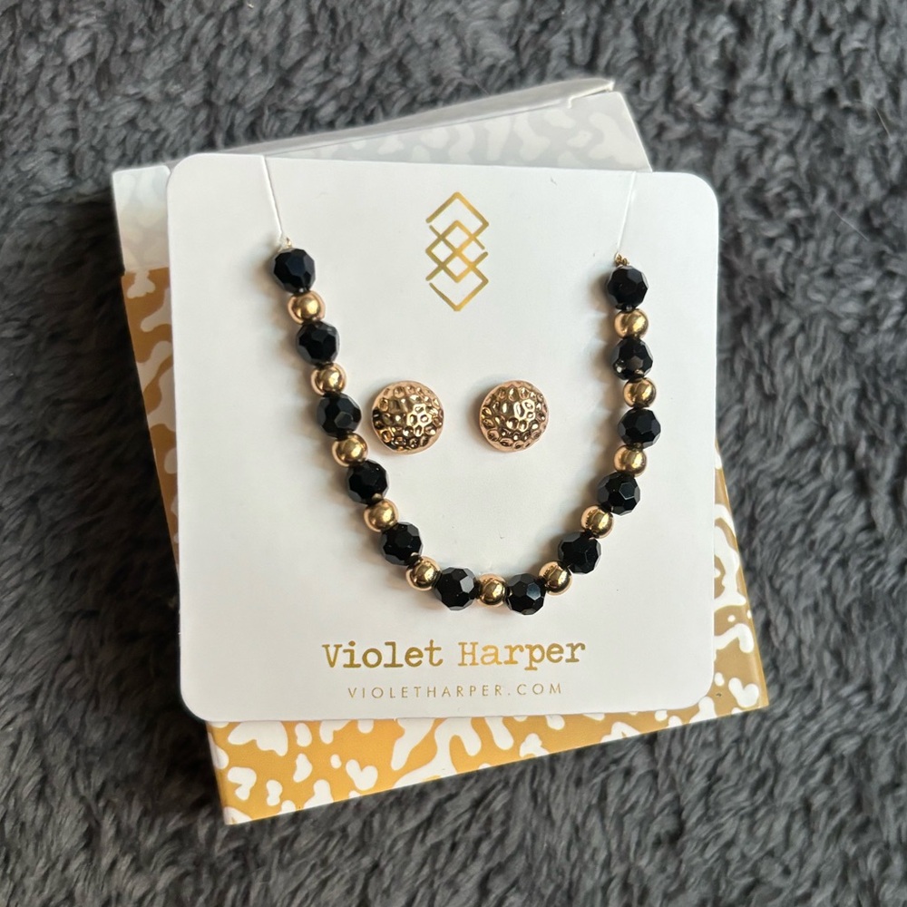 NWT Cute Holiday Gift Set-Necklace and Earring Set